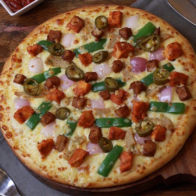 Fire-E-Chicken Giant Pizza