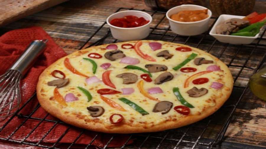 Korma Paneer Special Pizza (Medium (Serves 2, 24.5 CM))