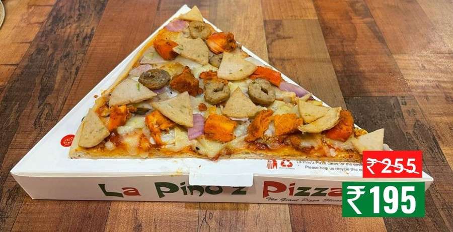 Indian Chicken Special Pizza (Personal Giant Slice (22.5 Cm))