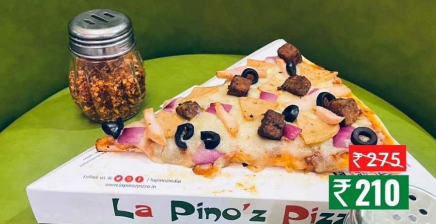 Cheesy Chicken Pizza (Personal Giant Slice (22.5 Cm))