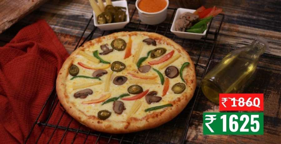 Las Vegas Treat Pizza (Monster (Serves 12, 61 CM)