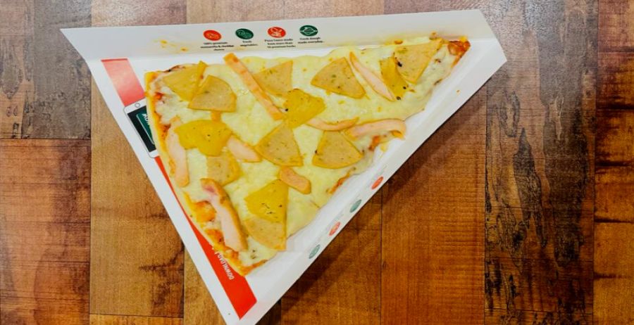 Non-Veg Hawaiian Pizza Personal Giant Slice (22.5 Cm)