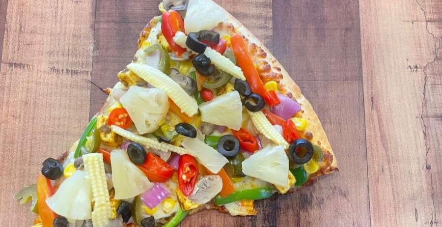 Veg Tamer Pizza (Personal Giant Slice (22.5 Cm))