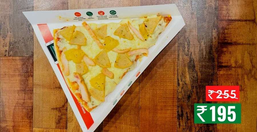 Non-veg Hawaiian Pizza (Personal Giant Slice (22.5 Cm))
