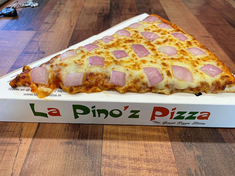 Makhani Do Pyaza Personal Giant Slice (22.5 Cm)