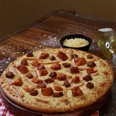 La Pino'Z Chicken Giant Pizza