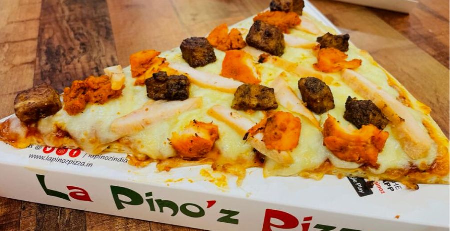 La Pino'Z Chicken Pizza Personal Giant Slice (22.5 Cm)