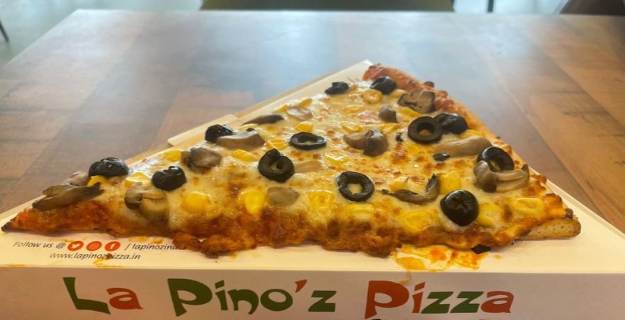 Lovers Bite Pizza Personal Giant Slice (22.5 Cm)