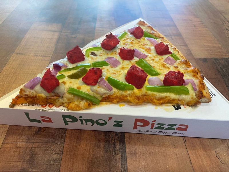 Tandoori Chicken Pizza Personal Giant Slice (22.5 Cm)