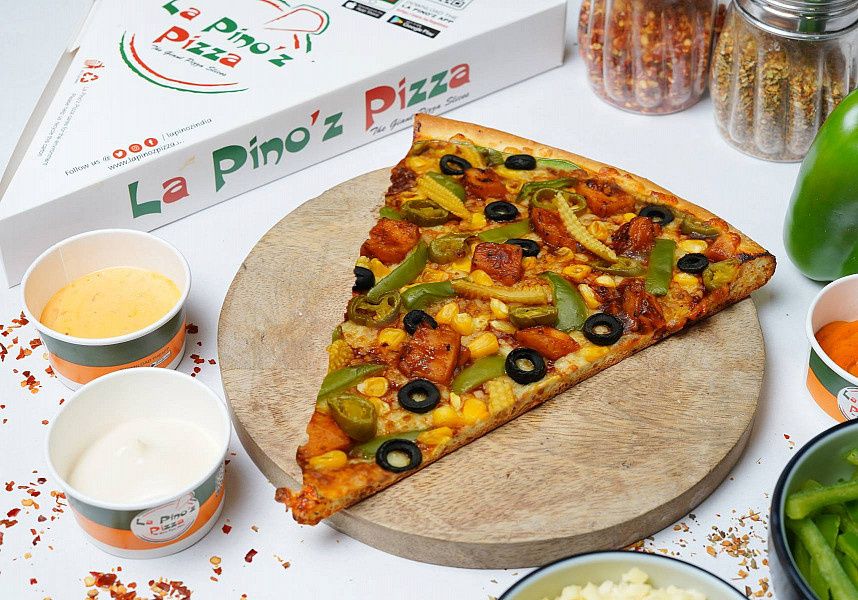 Nashville Chicken Pizzai (Personal Giant Slice (22.5 Cm))