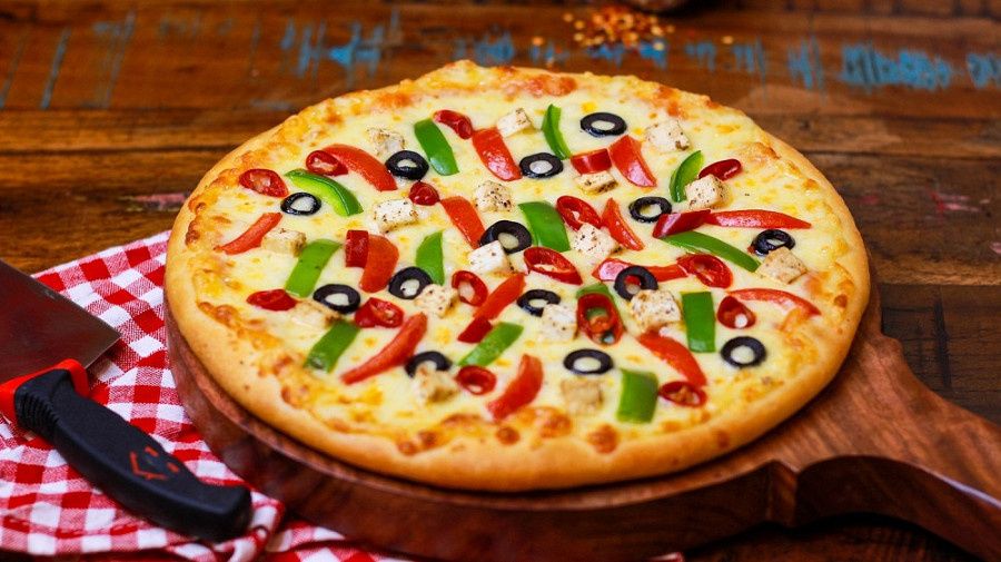 English Retreat Pizza Personal Giant Slice (22.5 Cm)