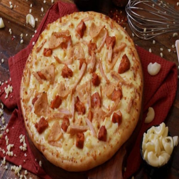 Cheesy Macaroni Non-veg Pizza