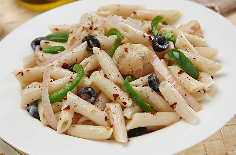 Chicken Pasta In White Sauce