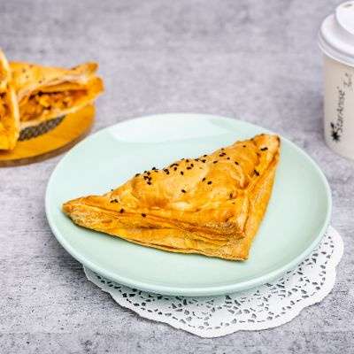 Butter Chicken & Capsicum Puff[Serve 1]