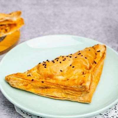 Kadhai Chicken Puff
