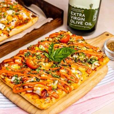 Sour Dough Chicken Tandoori Pizza