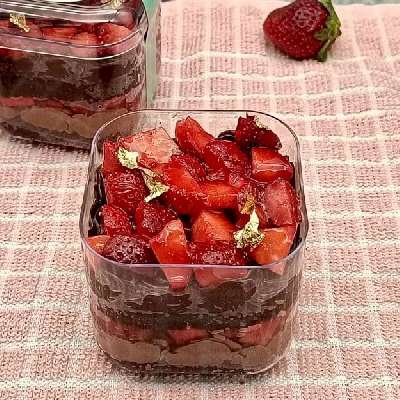 Dark Chocolate & Fresh Strawberries Tub [Serve 1]