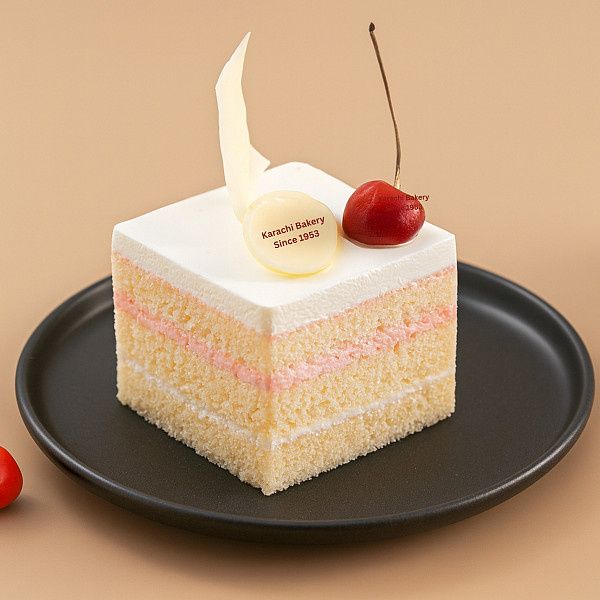 Rose & Litchi Delight Pastry