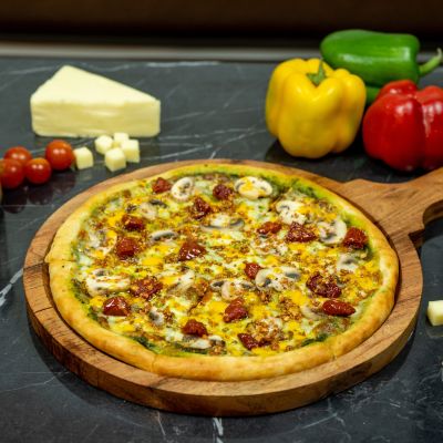 Burnt Garlic Pesto Pizza