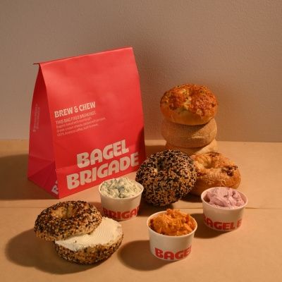 Fam Pack (6 Bagels + 3 Schmears)