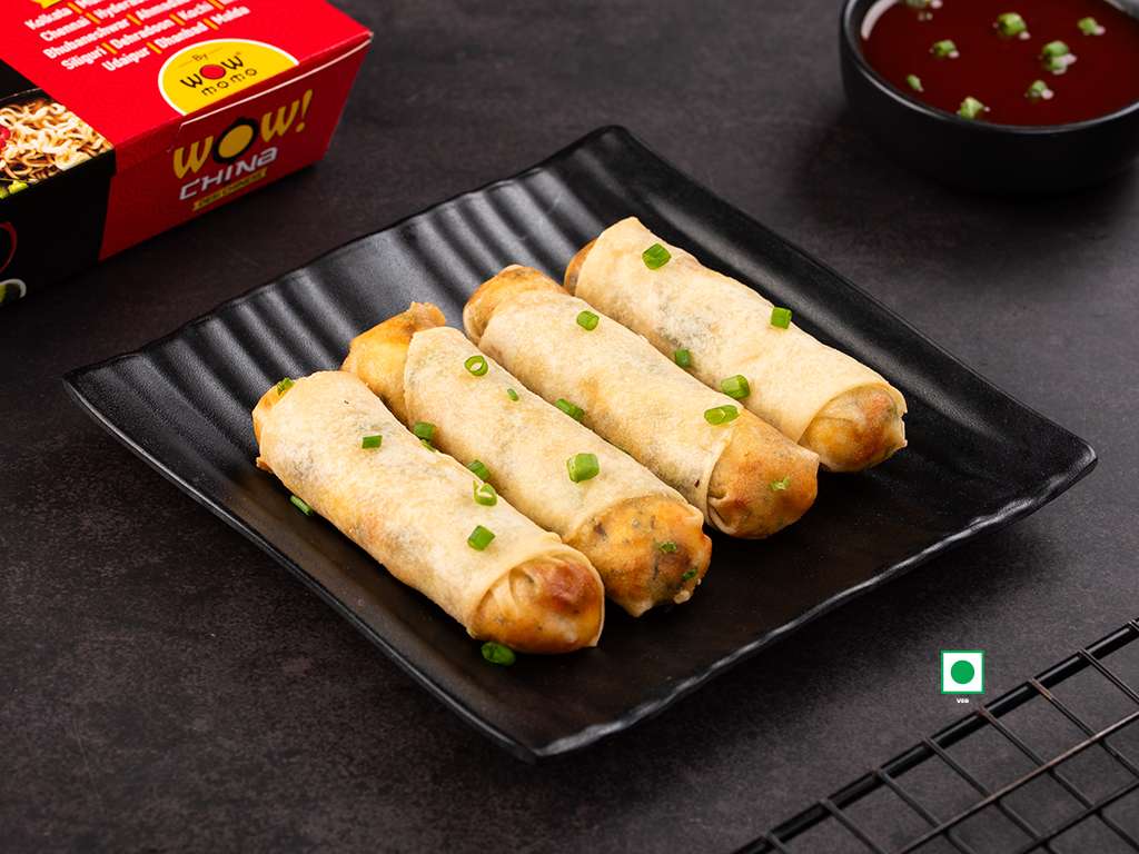 VEG CHEESE SPRING ROLLS (4PCS).