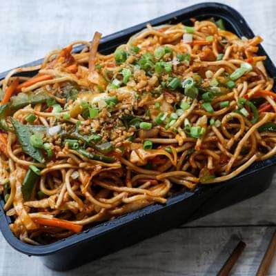 VEGGIE NOODLES IN HOT GARLIC SAUCE REGULAR