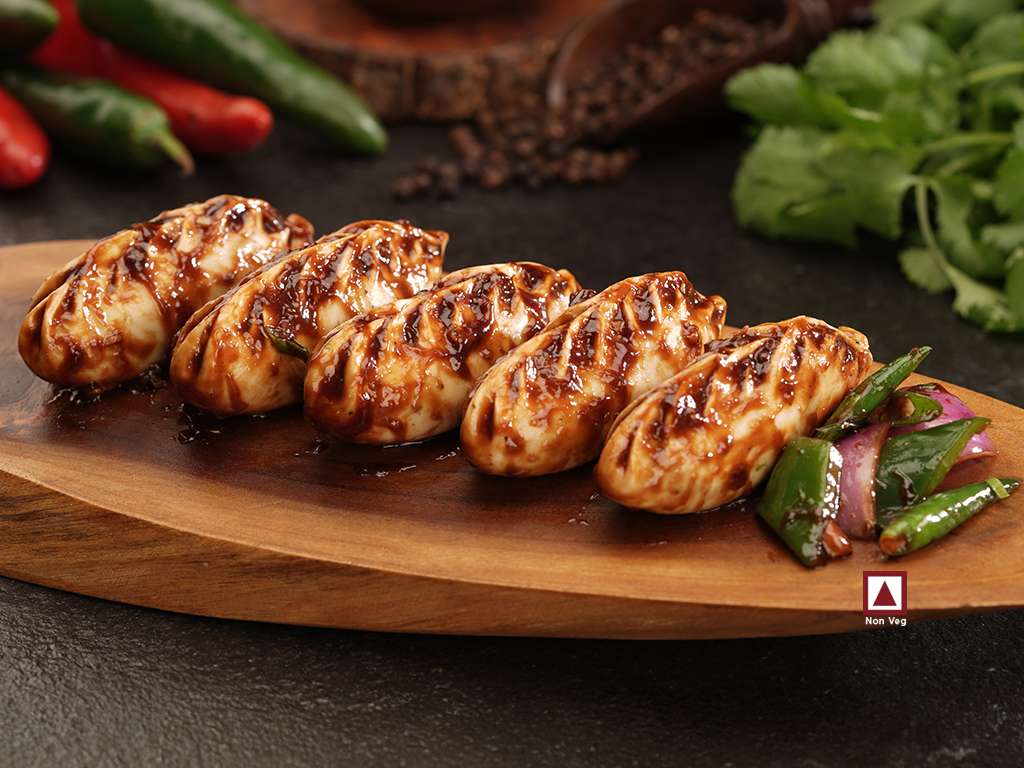 CHICKEN HIMALAYAN CHILLI MOMO