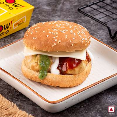 CHICKEN CHEESE MOBURG