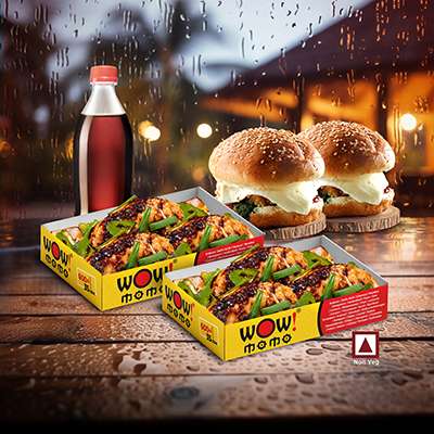 Chicken Himalayan Chilli Momo 6Pc+ Chk Moburg 2Pc+One250ml Soft Drinks