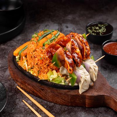 Chicken Sizzler Momo Rice