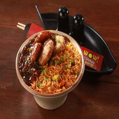 CHILLI GARLIC RICE WITH VEG MANCHURIAN