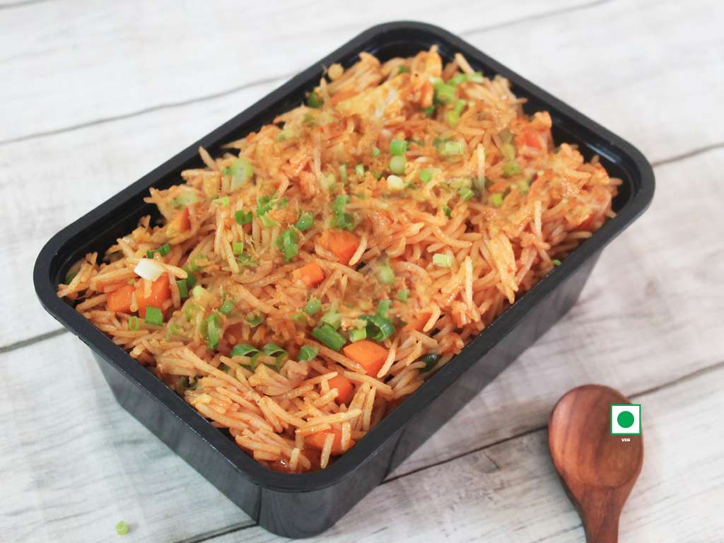 Veggie Rice In Schewan Sauce Regular