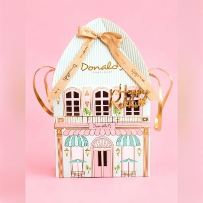 Assorted cookies gift hamper [castle box]