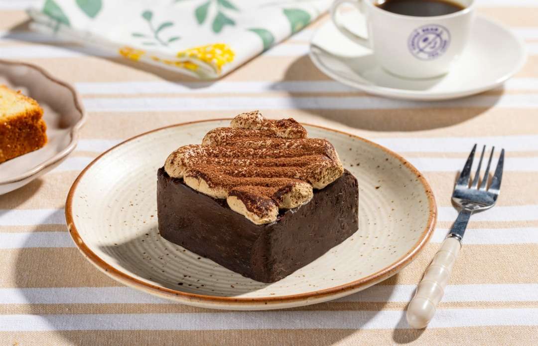 Illicit Dark Affairs