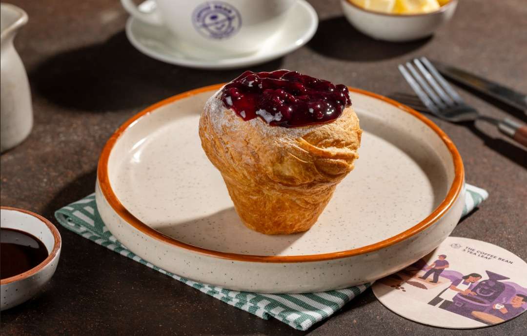Blueberry Cream Cheese Cruffin