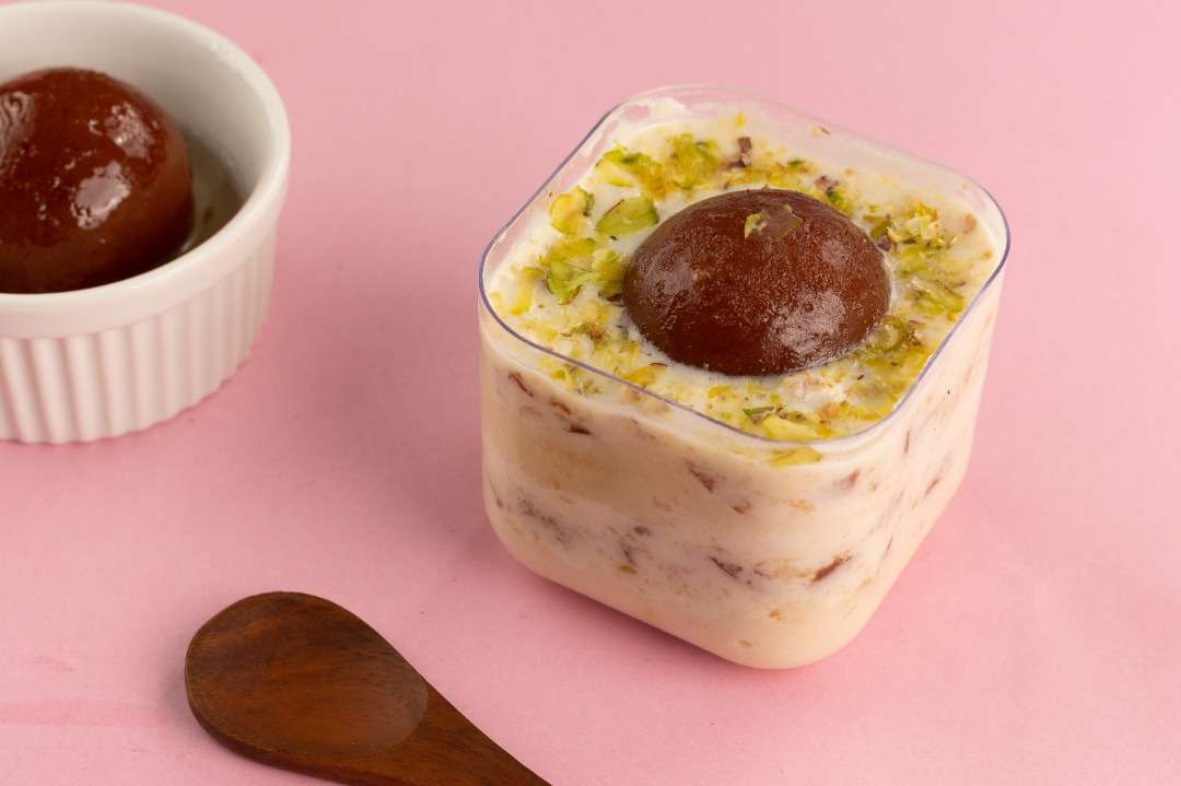Gulabjamun milk cake