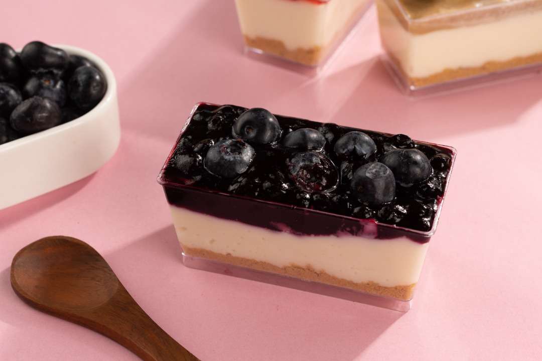 Tripple berry mousse pastry