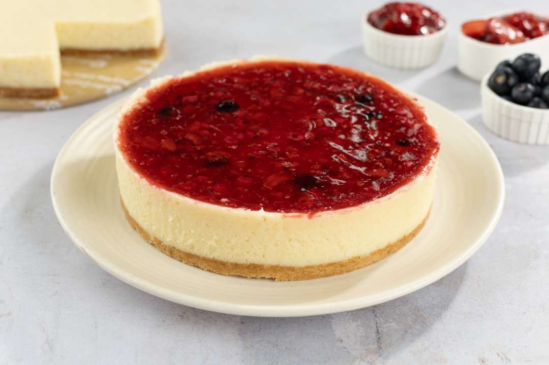 Tripple berry Mousse cake