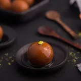 Naram Garam Gulab Jamun (1 Piece)