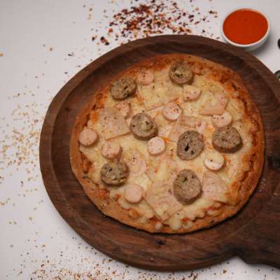 Makhani Chicken Tikka Pizza