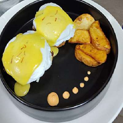 Eggs Benedict (Spinach & Mushroom With Sourdough)