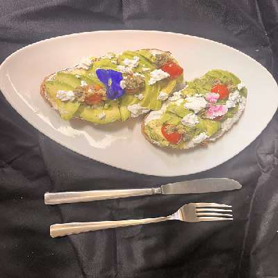 Labneh Avocado