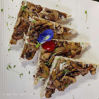 Ricotta Mushroom Toast