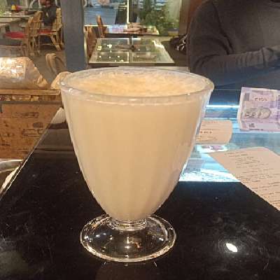 Almond Banana Shake