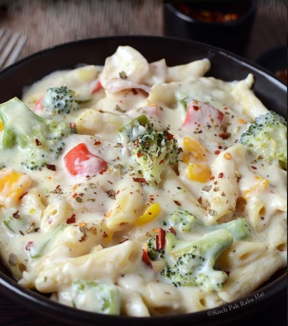 Pasta (Penne) White Sauce
