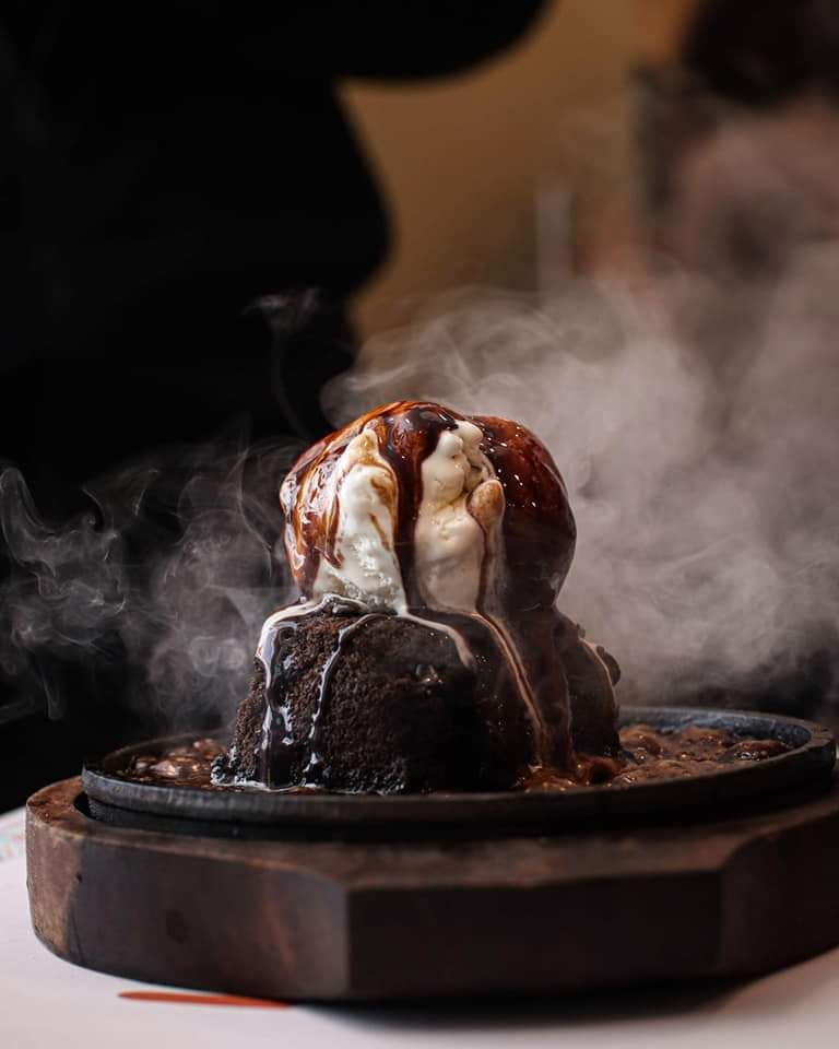 Sizzling Walnut Brownie With Vanilla Ice Cream
