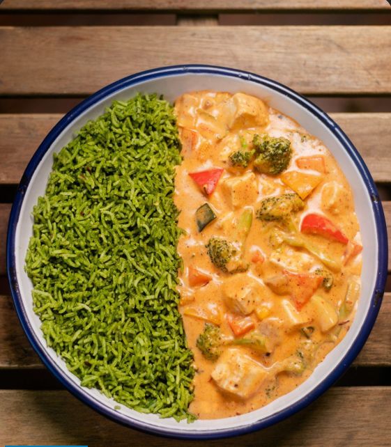 Spinach Rice With Paprika Sauce