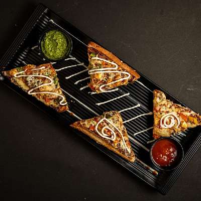 Tandoori Pizza Sandwich