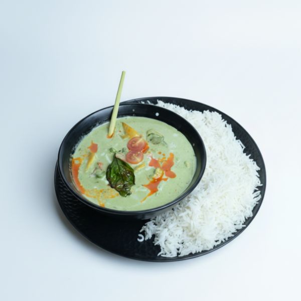 Green Thai Curry With Steam Rice