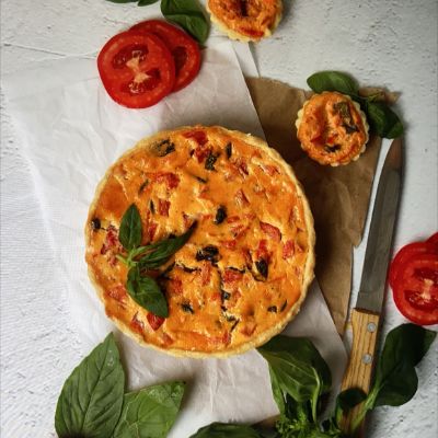 Tomato Basil & Boccocini Pies